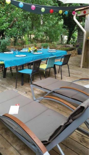 Détente et Nature Maisonnette Conviviale pour 6 Personnes dans un Village de vacances